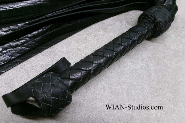 Black Buffalo Flogger, All Sting, Medium Length