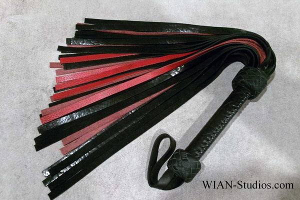 Black Buffalo Flogger, All Sting, Medium Length